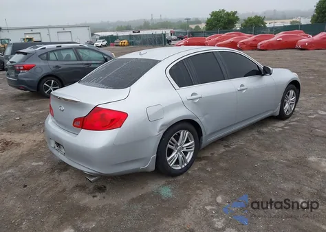 2015 Infiniti Q40 из США, поврежденный, VIN JN1CV6AP1FM501500